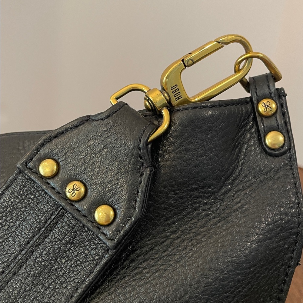 HOBO FLARE Bucket Bag Black Pebbled Leather Crossbody Purse - Picture 4 of 13